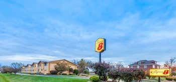 Photo of Super 8 by Wyndham Liverpool/Clay/Syracuse Area