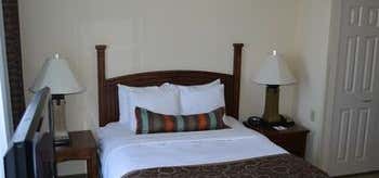 Photo of Staybridge Suites Milwaukee West-Oconomowoc, an IHG Hotel