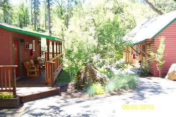 Photo of Yosemite Riverside Inn | Roadtrippers
