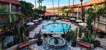 Photo of DoubleTree Suites by Hilton Hotel Tucson - Williams Center