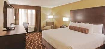 Photo of La Quinta Inn & Suites Las Vegas Tropicana