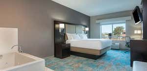 Holiday Inn Express & Suites Norwood-Boston Area, an IHG Hotel